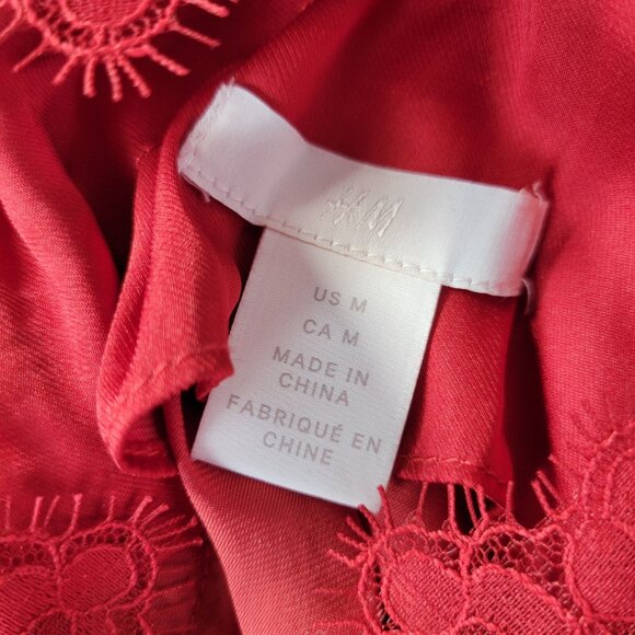 H&M Womens Red Lace Trim Cami‎ Tank Top M Sleeveless V Neck Romantic Date Night - Picture 2 of 9